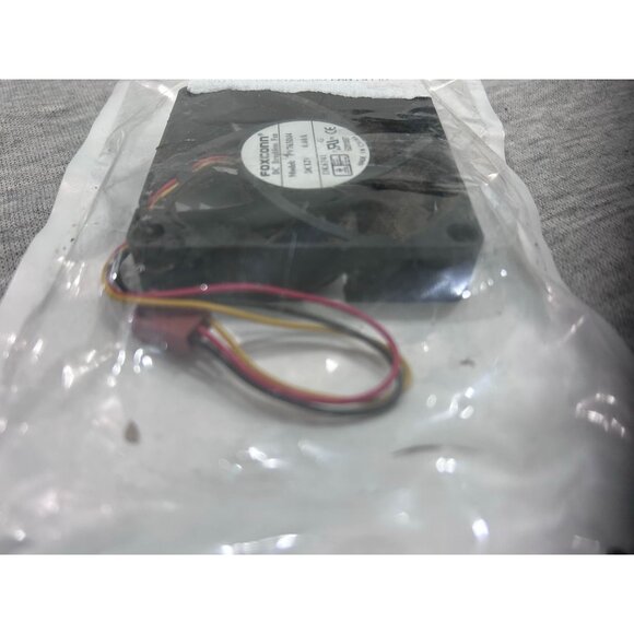 Foxconn DC Brushless Fan Model PV763DJ4 0.18A 3 Wire 80x25mm - Picture 6 of 7